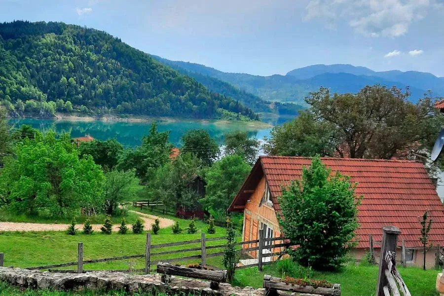 LAZAREVA KUĆA