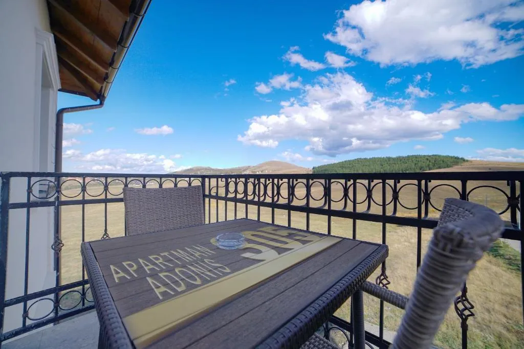 Apartman Adonis 305
